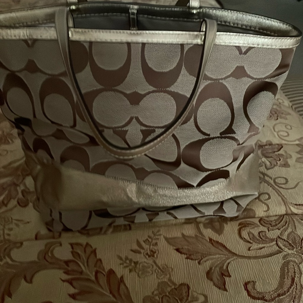 Coach Lg Signature Coach New